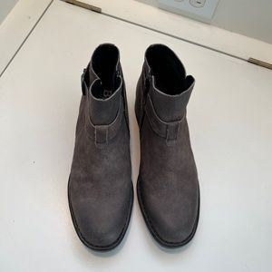NWT Born gray brushed leather Jorgette bootie size 7